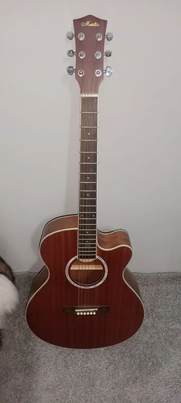 Gitara sotiladi Matilda 3