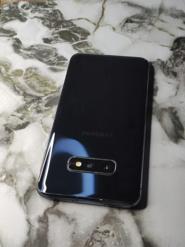 Samsung Galaxy S10e — фото 2