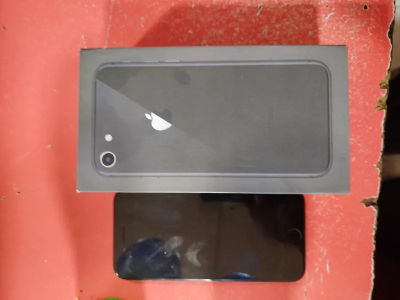 iPhone8 64GB 1