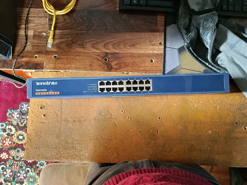 tenda Hub 16 port 3