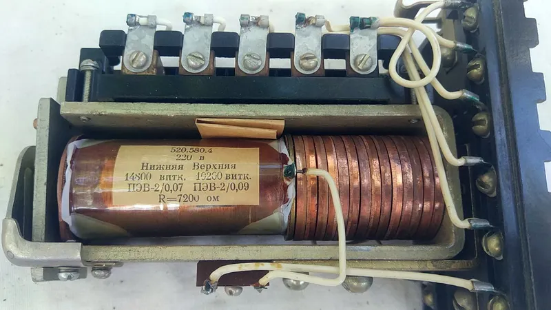 Oraliq rele RP-256 (220V) SSSR 4