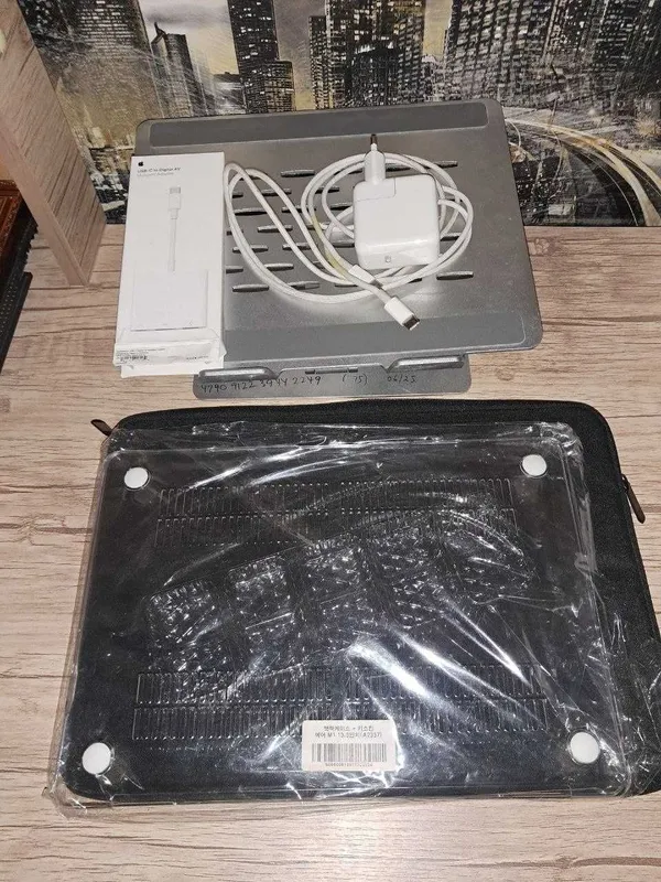 Macbook Air M1 емкость аккумулятора 98% 4