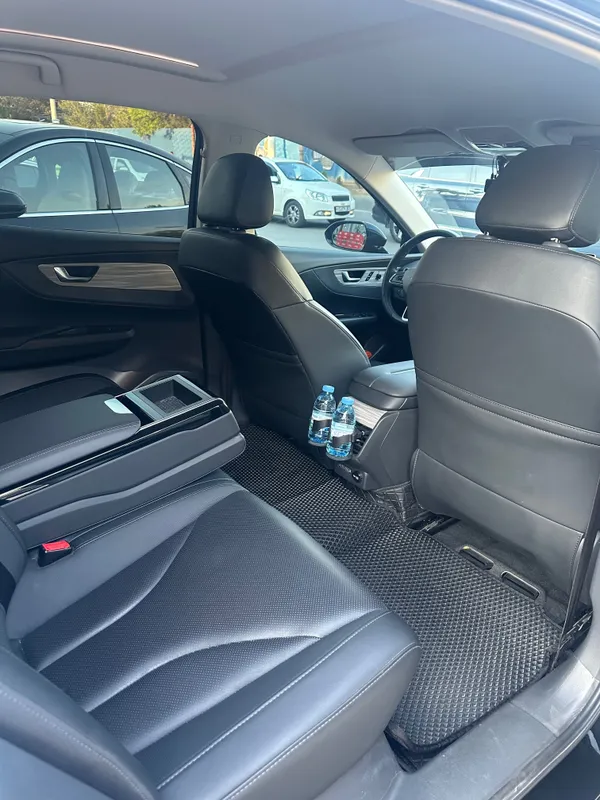 Hongqi EQM 5 sotiladi 500 km — фото 1