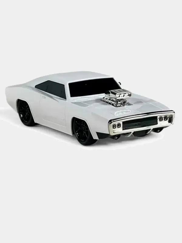 Dodge Charger R/T, masofadan boshqaruv pulti bilan