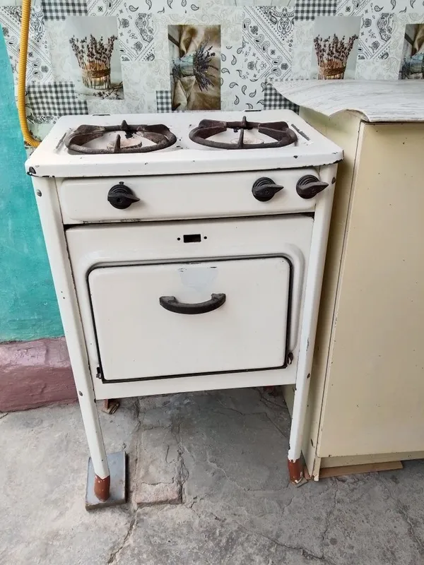 Газовая плита двух