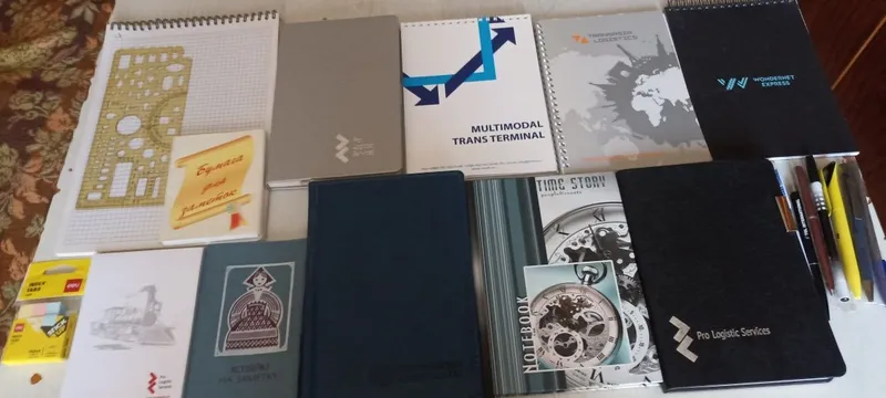 Ежедневники, блокноты новые, офицерская линейка, ручки