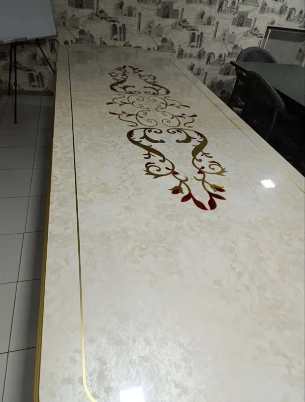Стол продаётся срочно 3