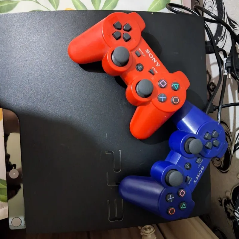 PS3 sotiladi. Holati a'lo,2 ta yangi pulti bilan 2 PS3 sotiladi. Holati a'lo,2 ta yangi pulti bilan 2