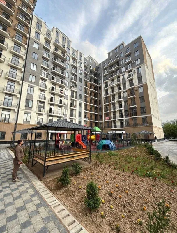 3-комнатная квартира в ЖК Aviasozlar Plaza (коробка) — фото 2