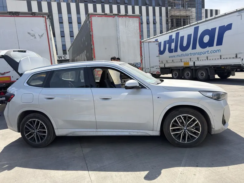 BMW ix1 2025 yil 25L 2 BMW ix1 2025 yil 25L 2