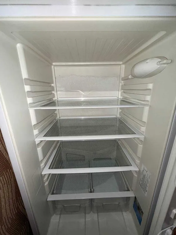 Xolodilnik. Muzlatgich indesit 2
