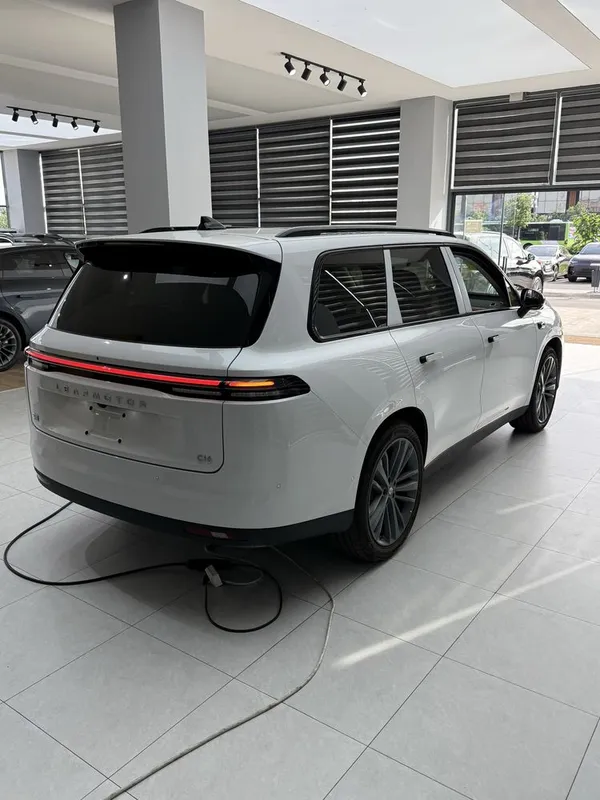 Leapmotor c16 630 km elektro 2026 restaling — фото 2