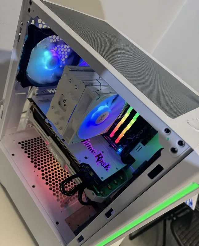 Игровой топовый ПК Oppo 6 Игровой топовый ПК Oppo 6