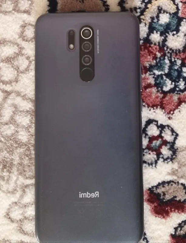 Redmi 9 aybi ekran siniq boshqa joyi ishlidi — фото 1