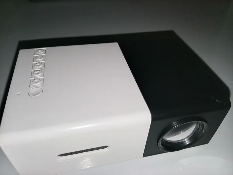 мини проектор YG300/mini proektor yg300 1 мини проектор YG300/mini proektor yg300 1