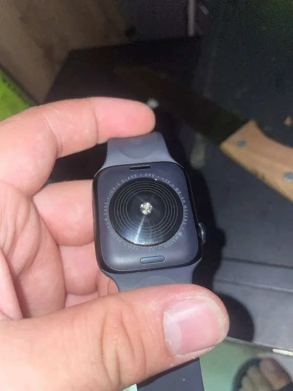 Apple watch Se batarey 100% 4 Apple watch Se batarey 100% 4