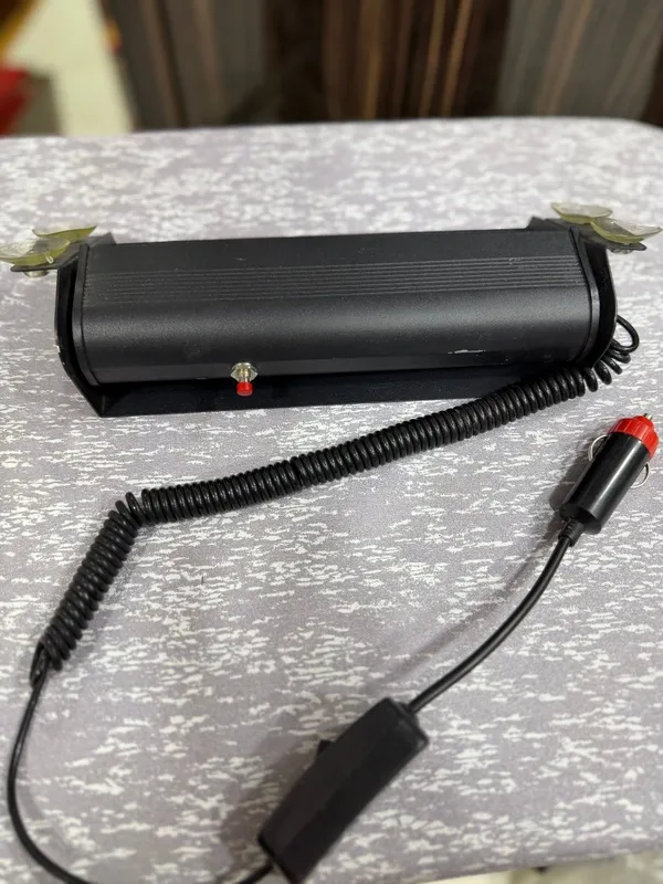 Светодиодная LED-мигалка под лобовое стекло 12V Стробоскоп 1 Светодиодная LED-мигалка под лобовое стекло 12V Стробоскоп 1