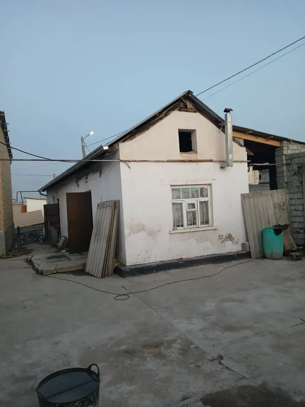 Урта чирчик тумани Авангардда.Куйликдан уйгача 9.5км. 1 соток 2хона.