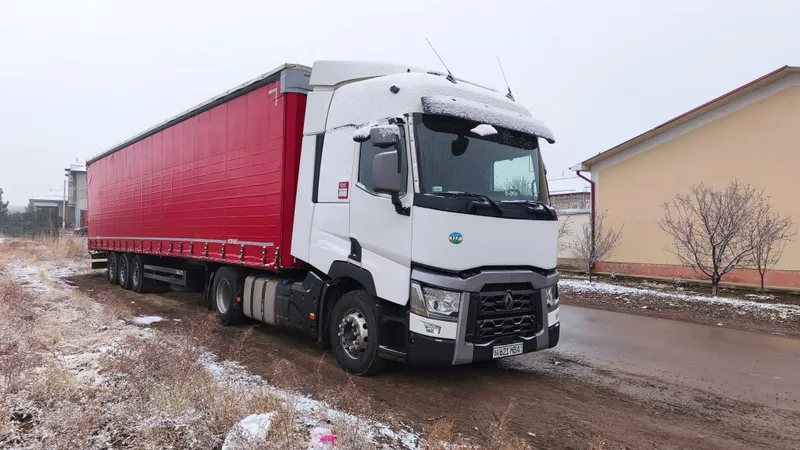 Тягач RENAULT 460 Volovo motor 2017y 400ming пробег 5 Тягач RENAULT 460 Volovo motor 2017y 400ming пробег 5