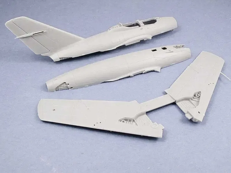 Сборная модель Реактивный Истребитель МИГ-15 УТИ в масштабе 1:72 — фото 3
