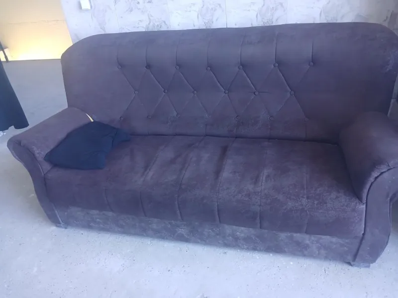 Kreslolar sotiladi 1 joyga bo‘lsa 800 mingdan 2