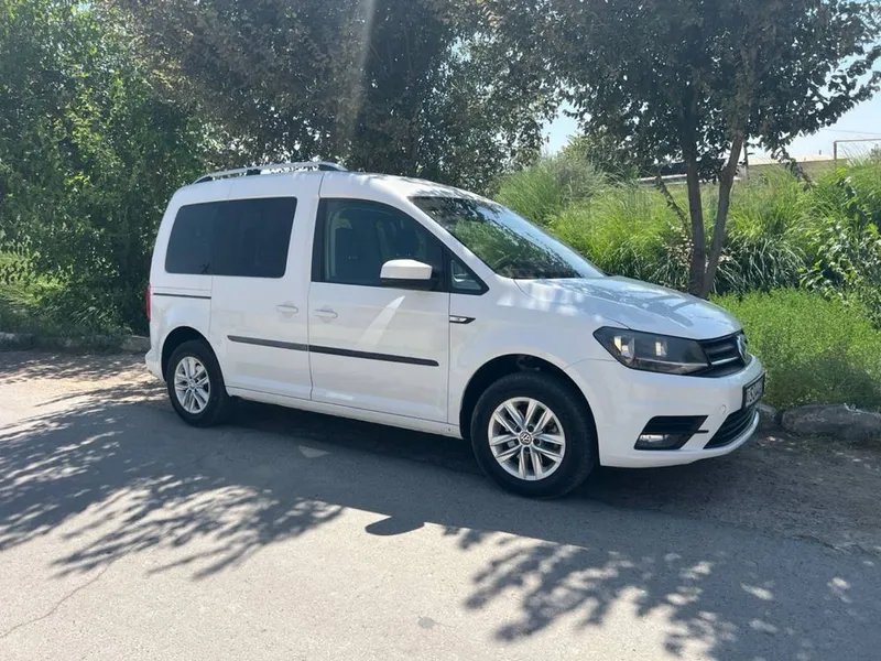 Volkswagen Caddy 2021 1