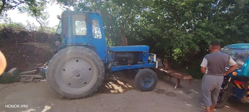 Traktor T28 naxadu