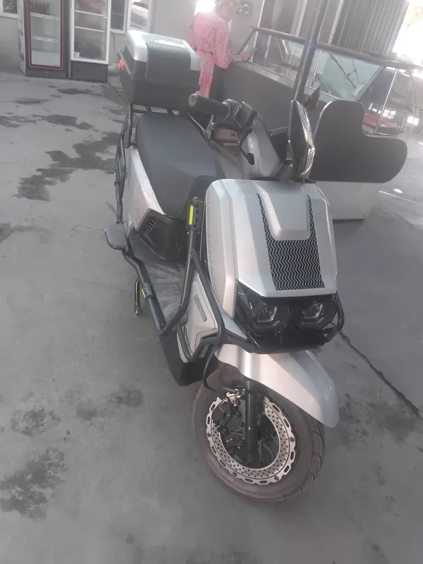Скутер срочно продаётся 3 Скутер срочно продаётся 3