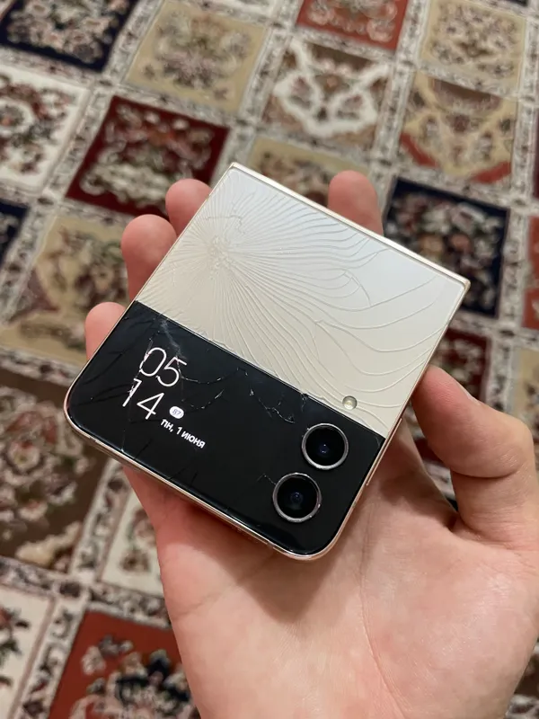 Samsung Z Flip 4 8/256