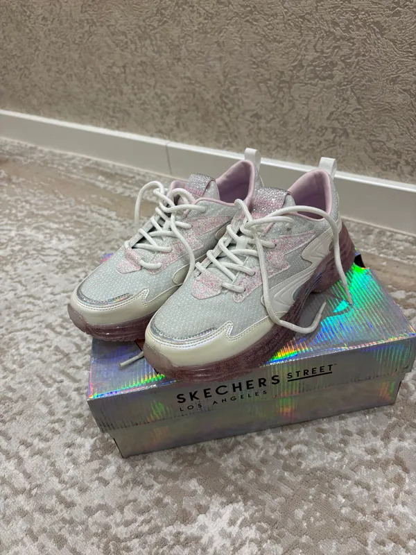 Skechers
