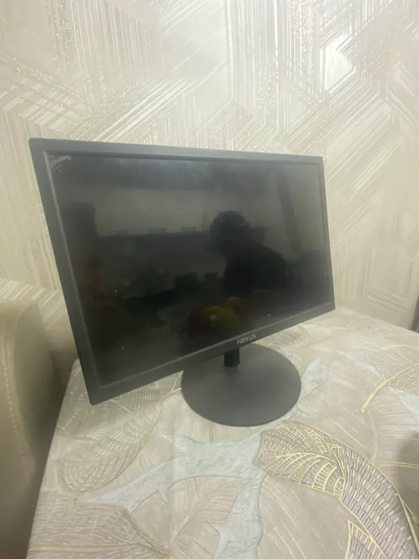 Продаётся монитор, покупатели 1 Продаётся монитор, покупатели 1