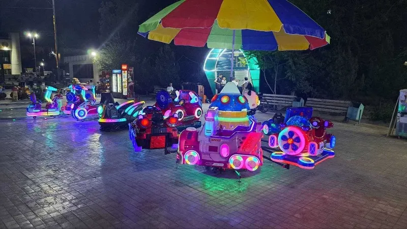 Bolalar karuseli ideaol holatda 2 Bolalar karuseli ideaol holatda 2