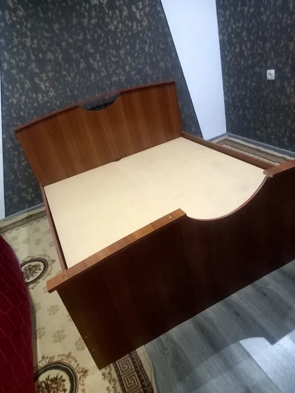 Двух спальная кровать