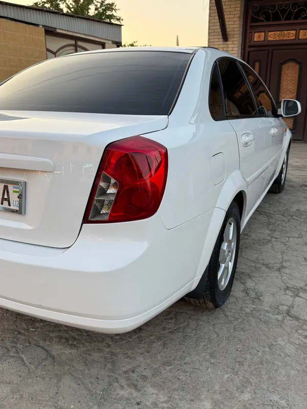 Chevrolet Jentra 3