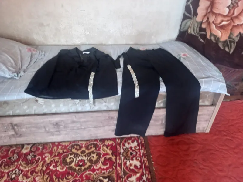 ayolar uchun kastimshim qora rangli kamari ham bor ayolar uchun kastimshim qora rangli kamari ham bor