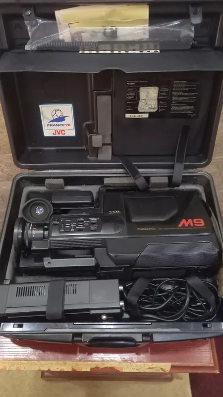 Продам срочно! Видеокамеру фирмы Panasonic M9 производство япония! 4