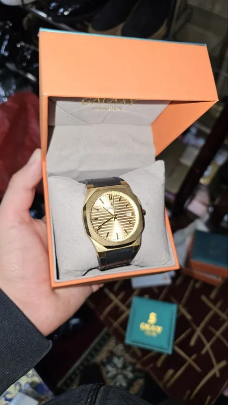 Стильные часы Galaxy Collection Gold — фото 1