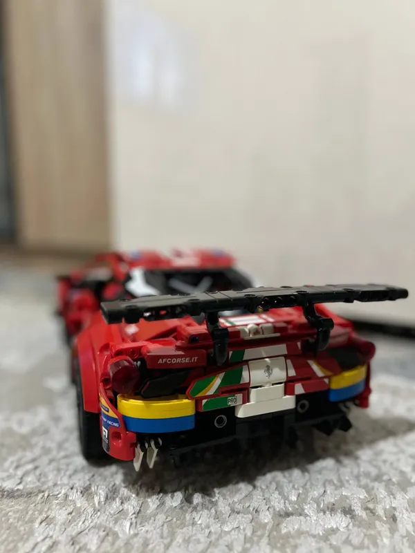 Продаю модель Ferrari (не оригинал LEGO) — фото 1