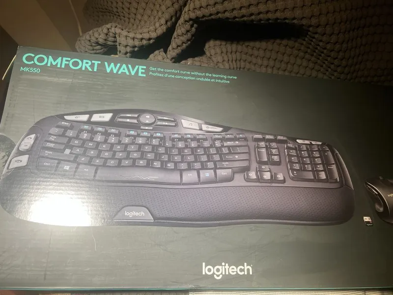 комплект беспроводной клавиатуры и мыши Logitech MK550 — фото 1