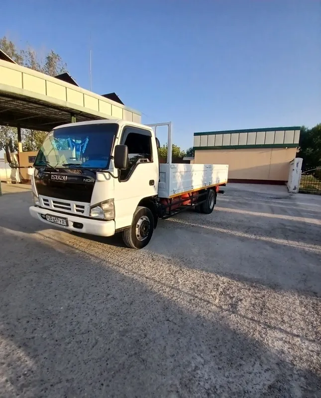 Isuzu 2013 года, пробег 580 000 4