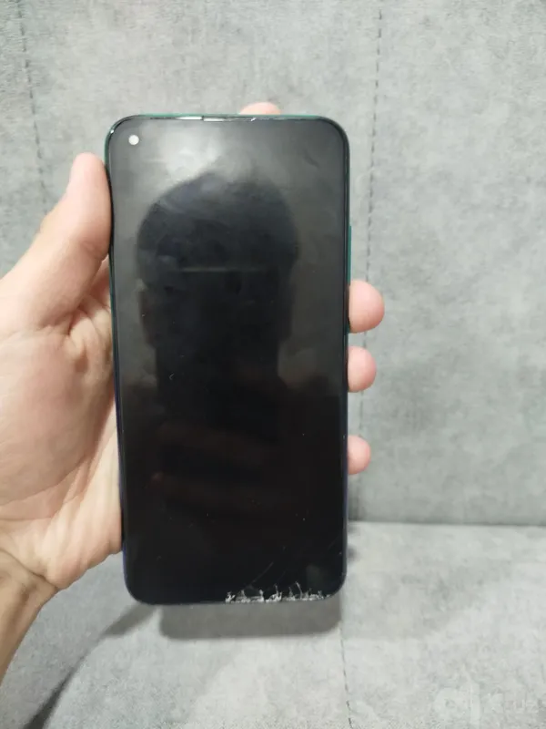 Huawei Y7p в нормальном состоянии 3 Huawei Y7p в нормальном состоянии 3