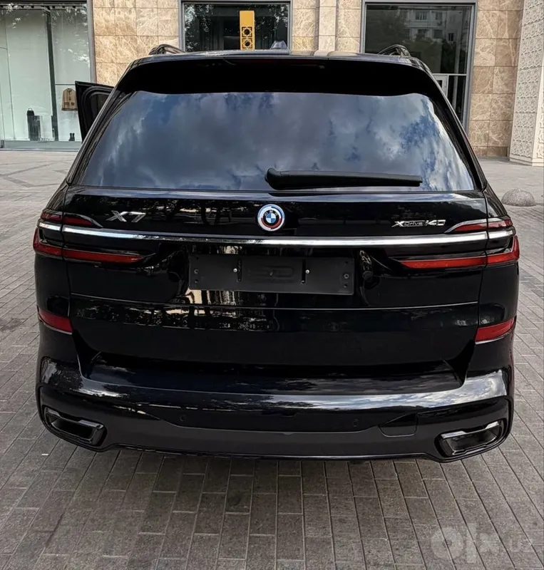 BMW X7 xDrive 40i 2023 6 BMW X7 xDrive 40i 2023 6