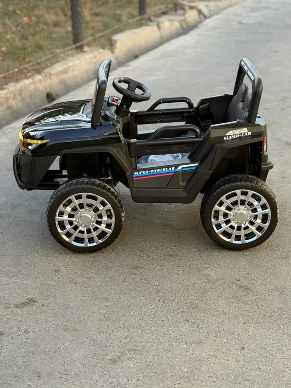Детская машинка для детей с пультом, электромобиль 4x4 3