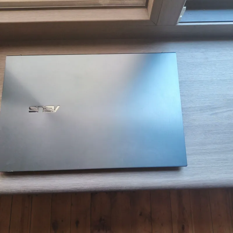ASUS ZenBook 4