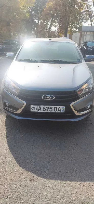 Лада Веста 1.8 сотилади