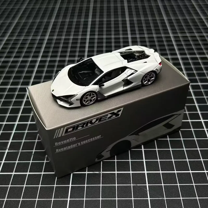 Lamborghini Revuelto машинки 1:64 / Коллекционное 5