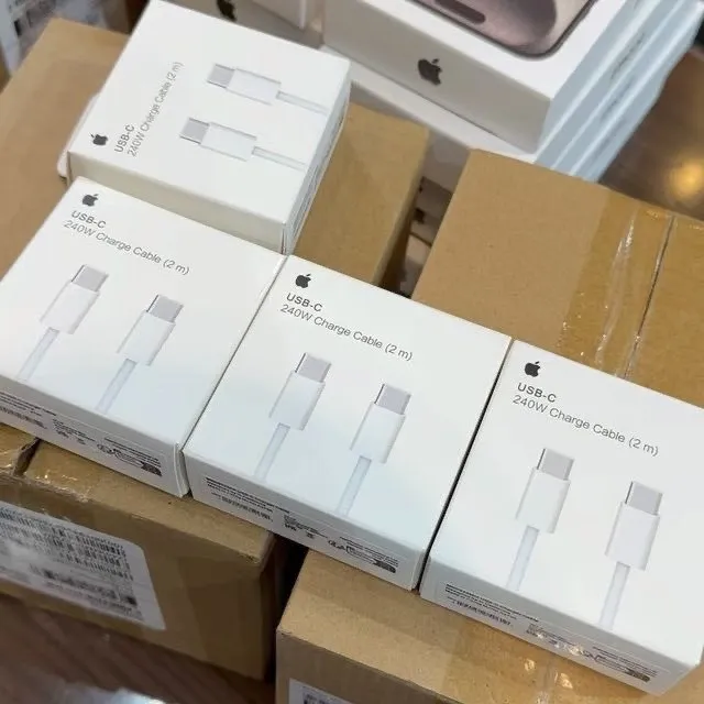 Кабель Apple USB-C — Lightning для iPhone, 1 м 2 Кабель Apple USB-C — Lightning для iPhone, 1 м 2