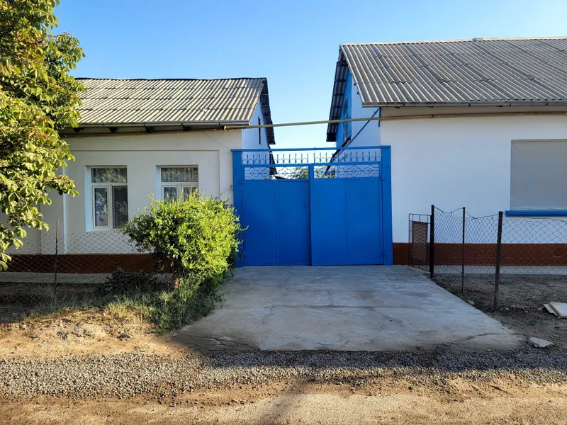 Uy sotiladi!!Продается дом.Таш.обл.Г Аккурган.Улица Ибн-сино34.(центр)