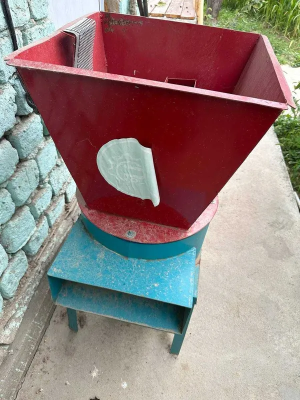 Drobilka sotiladi. joxori, pichan uchun 4 Drobilka sotiladi. joxori, pichan uchun 4