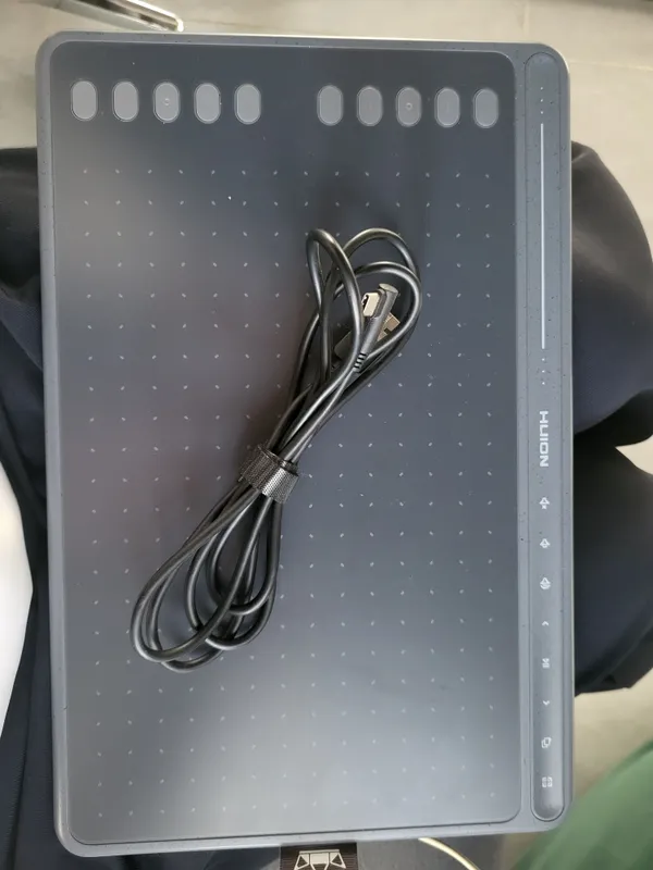 Срочно продаю графический планшет Huion